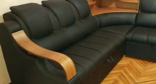 Перетяжка кожаного дивана. Бибирево